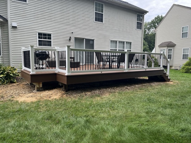 Composite Deck in Mount Laurel